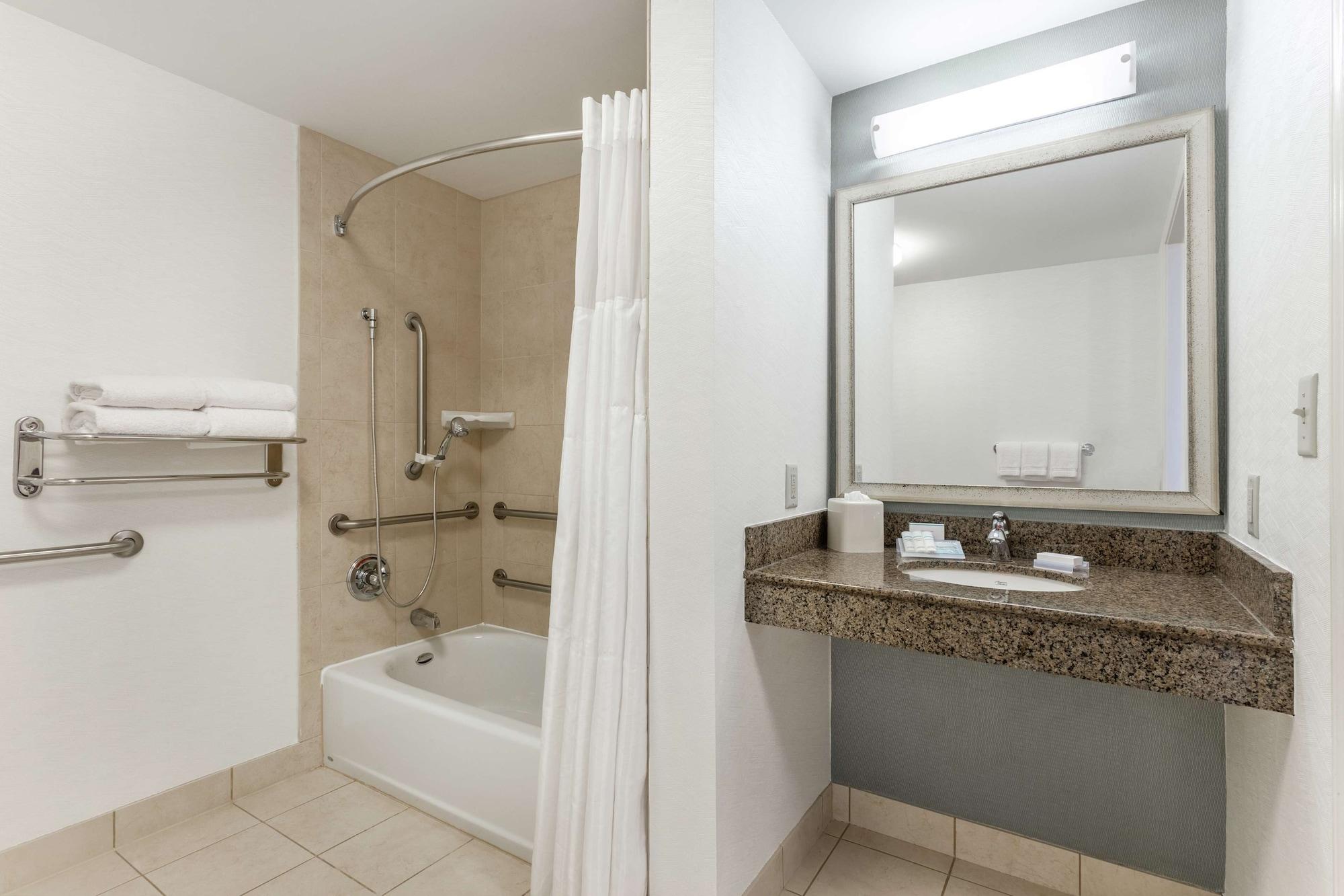 Hilton Garden Inn Albany-Suny Area Екстер'єр фото
