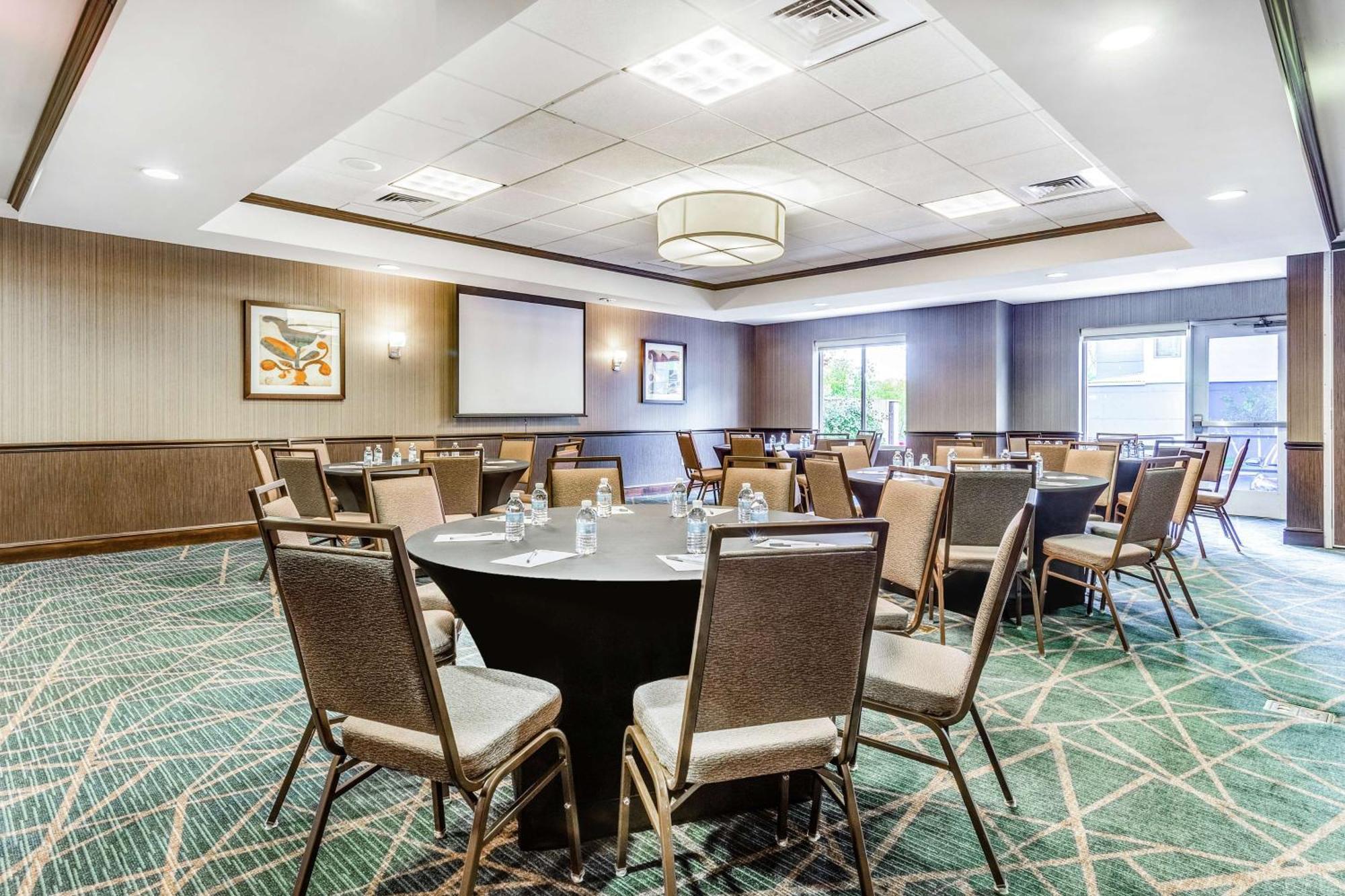 Hilton Garden Inn Albany-Suny Area Екстер'єр фото